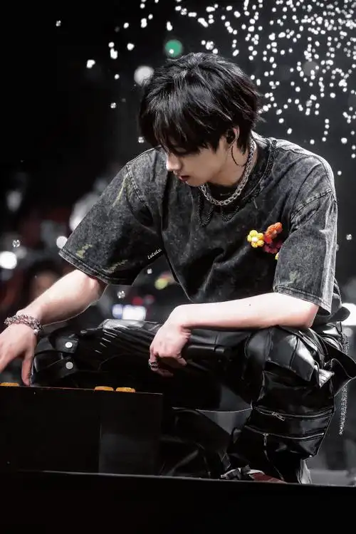 我的小王子,与舞台击掌,留下属于你的印章#刘耀文叁重楼暨出道四周年