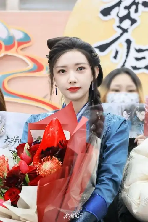 《大梦归离》终于杀青了谁懂我到底多期待程潇这次的古装造型啊?