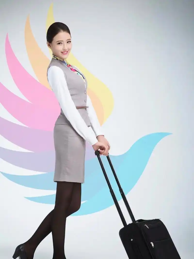 爆红!东海航空走出中国最美空姐 东海航空走出中国最美空姐,网友:气质