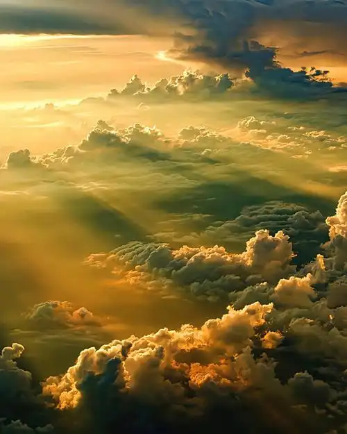 希望未来的生活里明月朗照,云朵温柔#云  #壁纸