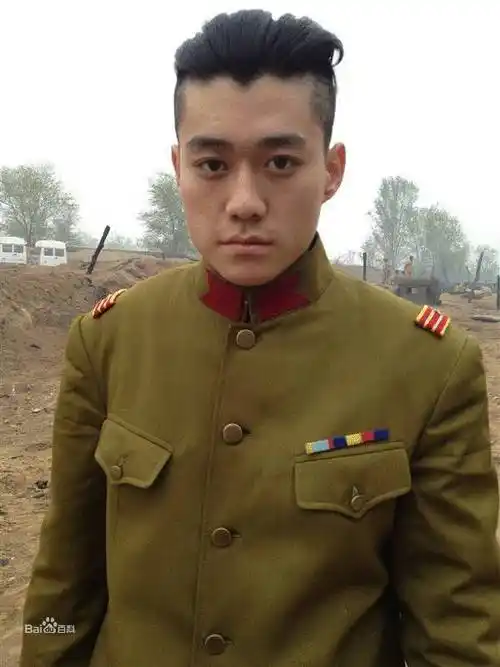 张嘉译也出轨了男人这东西要老到爬不动了才不花心吧