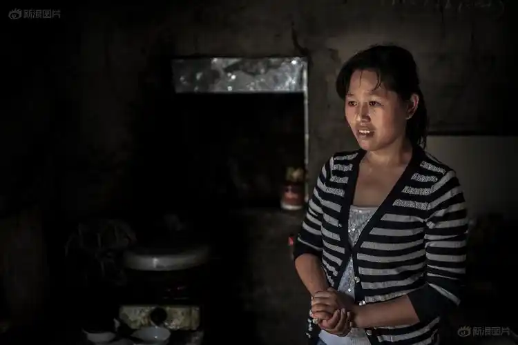 摄影 | 吴芳 编辑 | 秦翼 新浪图片出品 进城务工大潮,让许多农村家庭