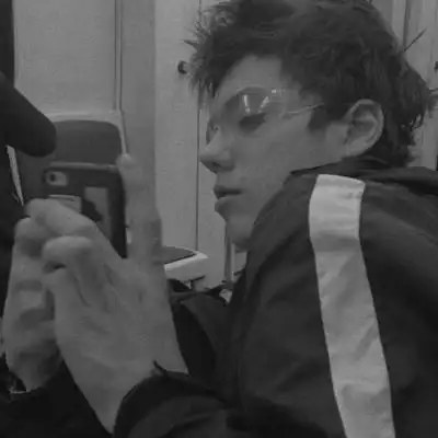 个性男生黑白头像