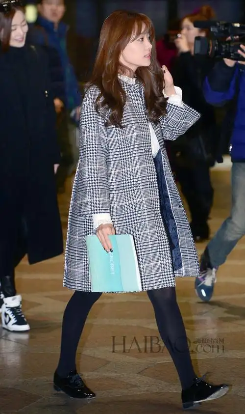 secret组合成员宋智恩2月11日韩国金浦机场街拍 (飞日本)