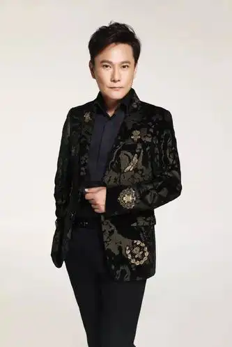 嘉德秋拍丨"情歌王子"张信哲收藏的女服赏析