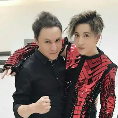 [薛之谦][分享]171006 活在别人照片里的薛之谦第二波 羡慕吗?嫉妒吗?