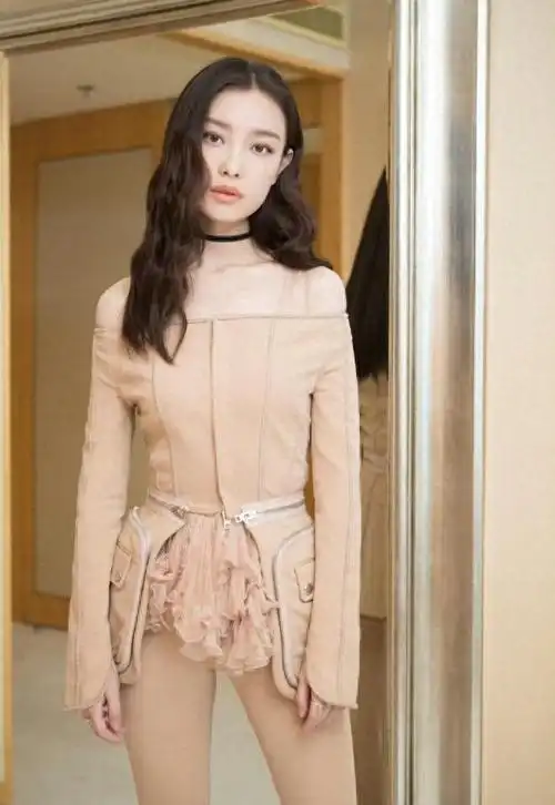 倪妮经典旧照回顾优雅中带着俏皮