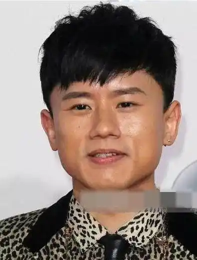 外媒镜头下:吴亦凡丑爆了?鹿晗比杨洋还好看!