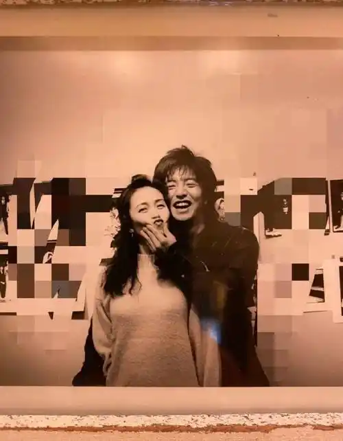 木村拓哉工藤静香恩爱合照!53岁娇妻衰老但年轻时美爆了