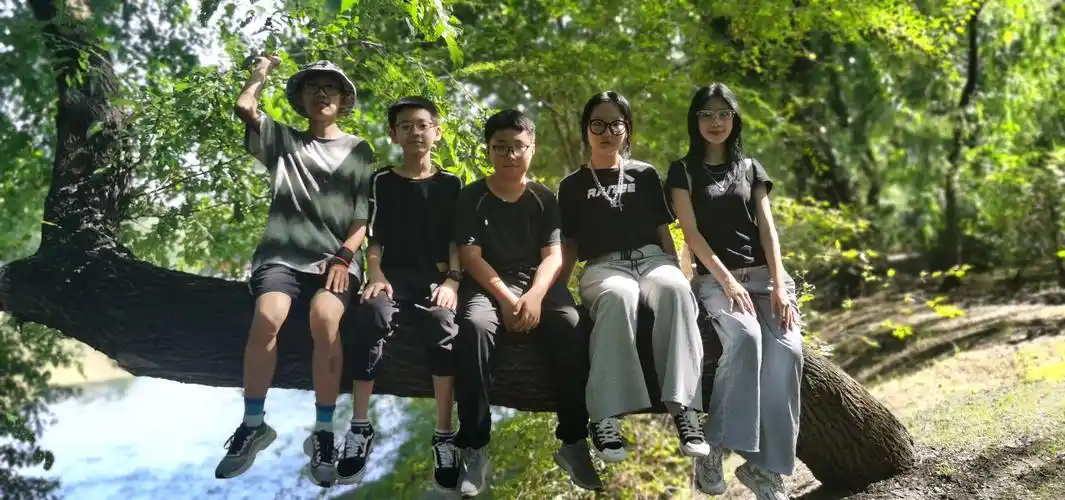 集体照创意照拍不好?这几款姿势,总有一款适合你!