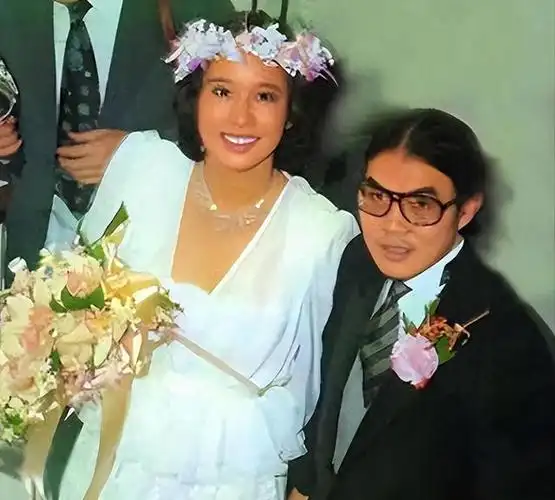 朱玲玲不掺和罗家夺产之争,网友:为霍启刚离婚