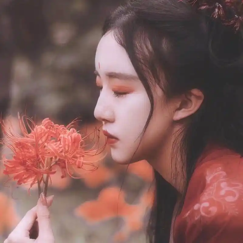 彼岸花古风女子真人头像,让思念不再遥远