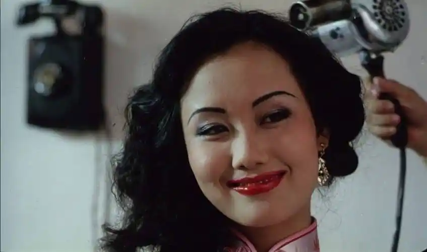 1,李颖.还记得《三毛从军记》中那位美艳的师长夫人吗?2,梁天.