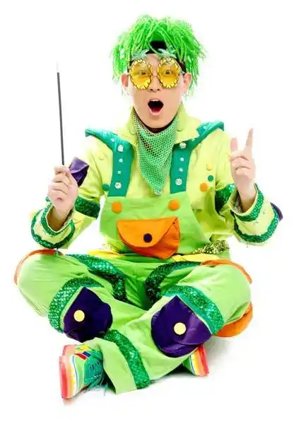 央视少儿频道主持人毛毛虫哥哥