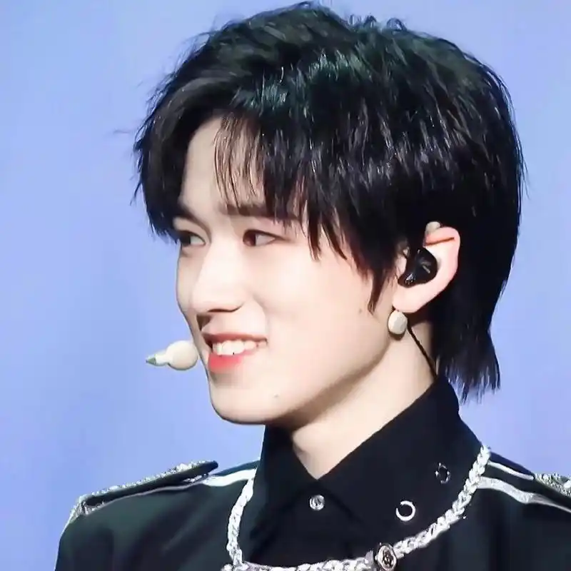 宋亚轩可爱头像16615 可可爱爱的亚轩头像来啦 笑起来的亚轩真的