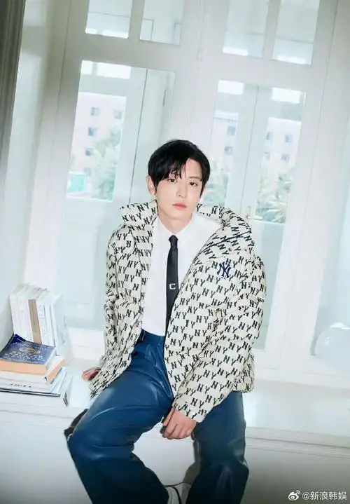 朴灿烈白衬衫造型##朴灿烈杂志