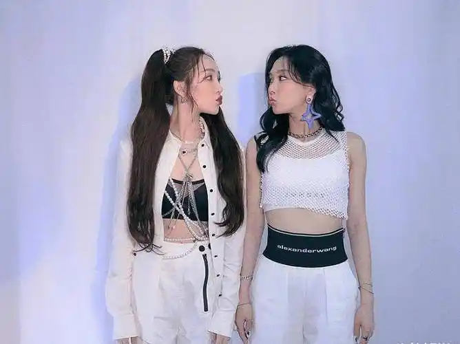 王霏霏孟佳心有灵犀,默契编排了同一动作,可惜票数