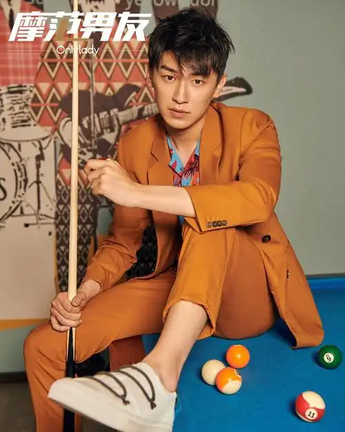 杨旭文曝全新写真 桌球"世界杯"少年顽皮_新浪看点