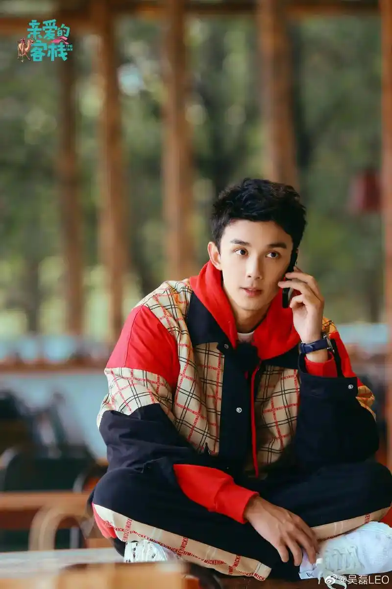 分享一些壁纸.#吴磊  #好图分享 - 抖音