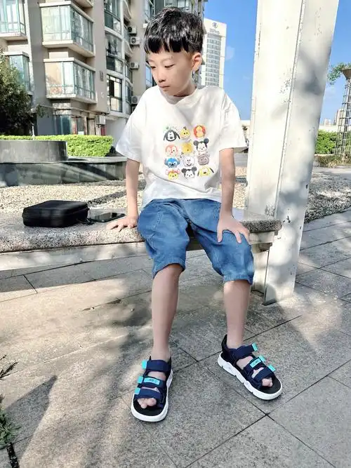 小朋友的凉鞋来了,麻麻们可以参考下哦