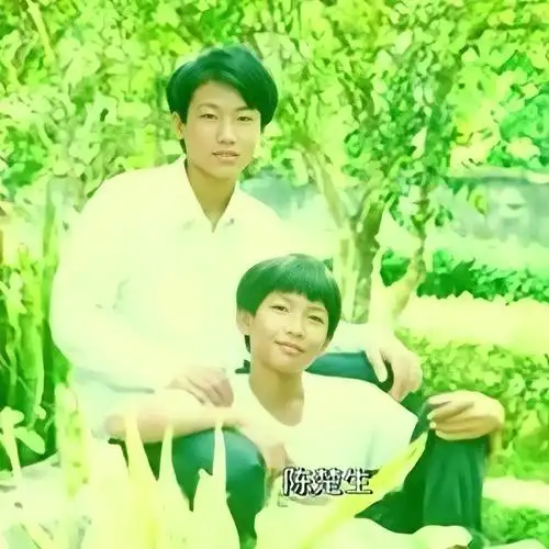 陈楚生与汪苏泷合唱《拯救》,偷偷挑战高音d,汪苏泷:他没和我商量