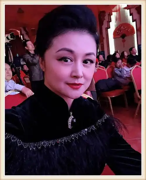 47岁"谢大脚"晒出近照,真实状态令网友炸锅:难怪不生孩子!_网易订阅