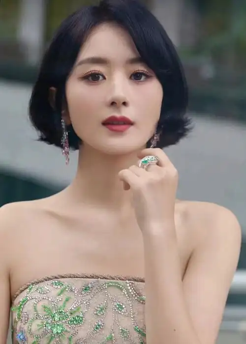 赵丽颖的新造型,短发"飒"疯了