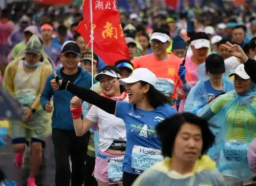 2021青岛马拉松开跑