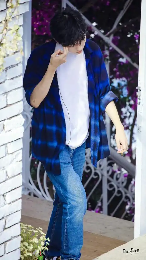 只为王俊凯#97#王俊凯2024凯启甲辰#  "我喜欢大海,因为它是蓝色的