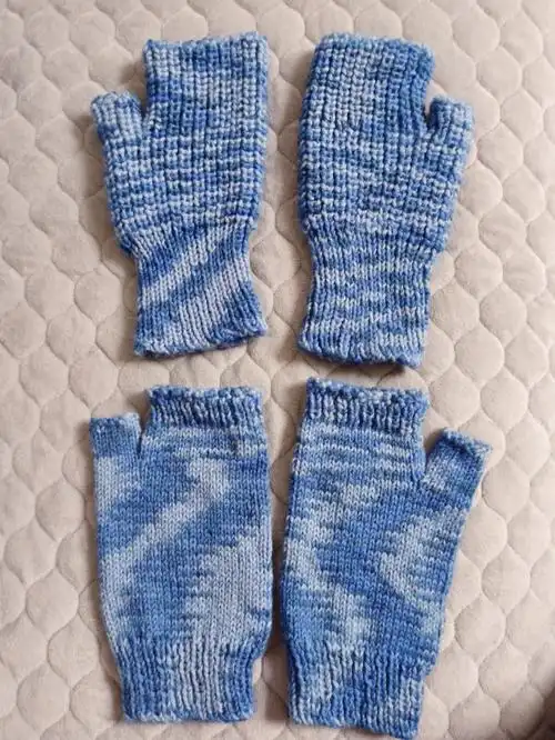 健康快乐的78157815#手套  #织手套  #自己织的毛线手套