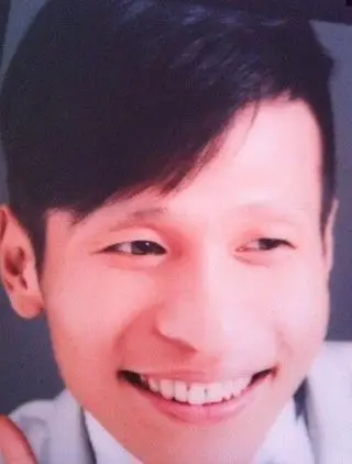 宋小宝晒年轻时照片,当年的宋小宝也是小鲜肉一枚,很帅气.