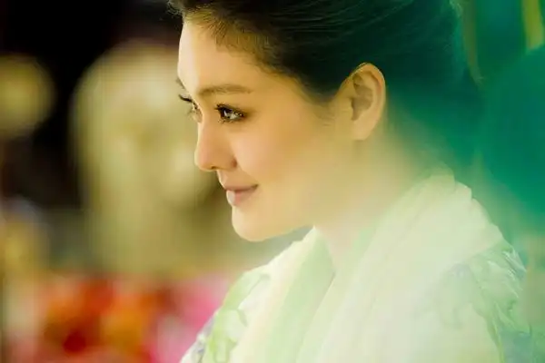 桂纶镁演老大的女人原来也这么拉风.