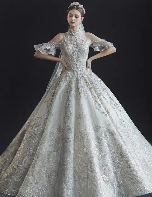 出重工大拖尾婚纱宫廷风比较小众的款