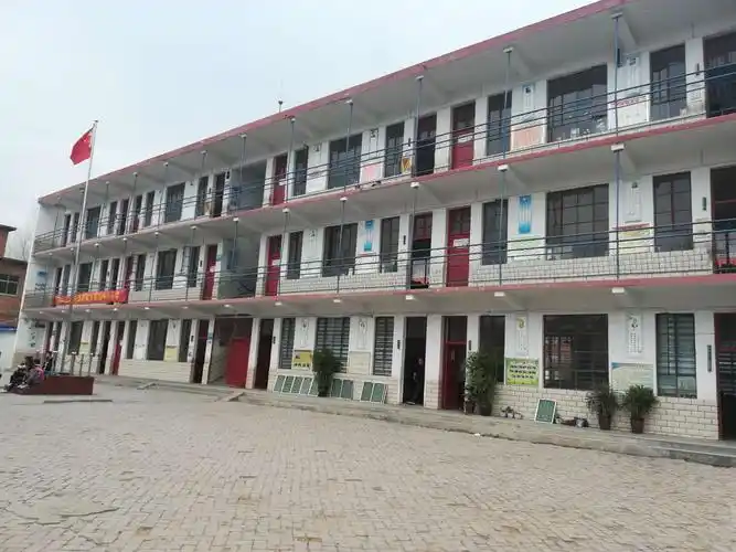 旧教学楼已完成它的使命,不久之后,将要和我们告别!