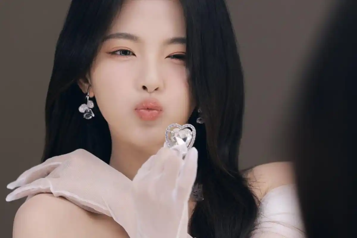 杨超越高清壁纸头像(五十)[温暖]