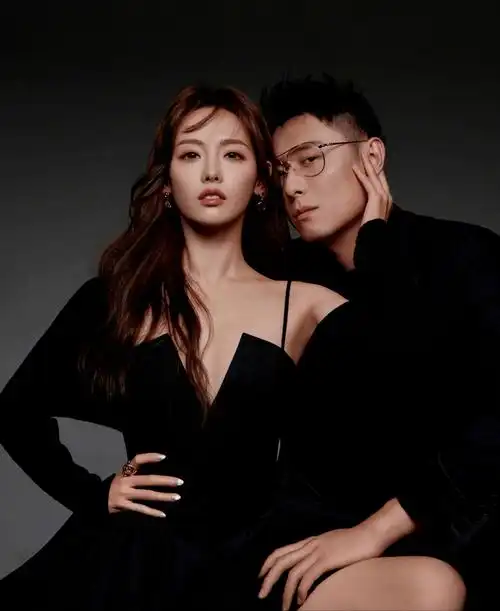 张嘉倪和老公拍谍战大片