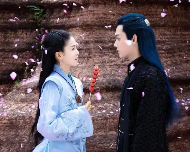 逸锦影业,羲和影视联合出品的古装仙侠爱情剧,由郑伟文执导,白鹿,许凯