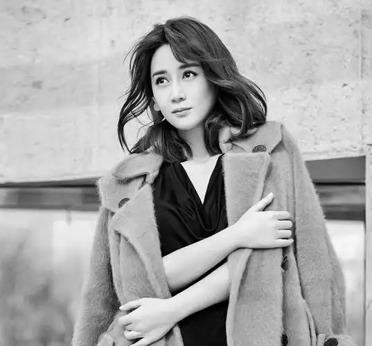 恭喜50岁歌手沙宝亮官宣恋情女方身份曝光曾官宣当妈