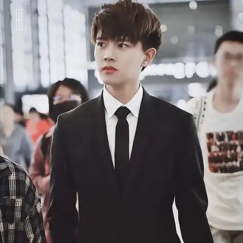 任嘉伦:两部戏间隔20天,网友直呼:确定不会精分吗?