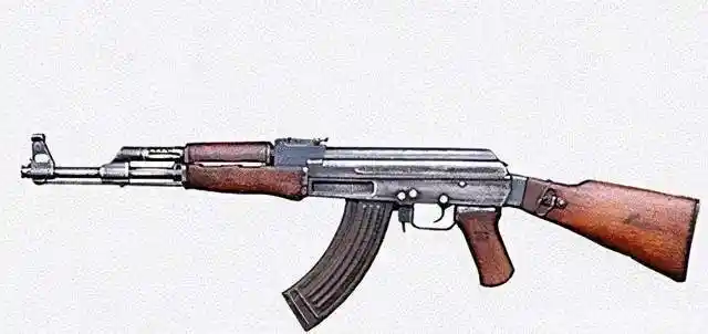 战争的时候苏联红军就已经全面换装了sks半自动步枪和ak-47突击步枪