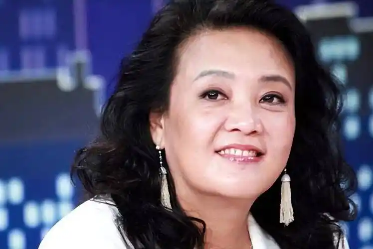 葛斯齐曝其暧昧吻照,张兰称大s曾为具俊晔流产_张颖颖_照片_一家