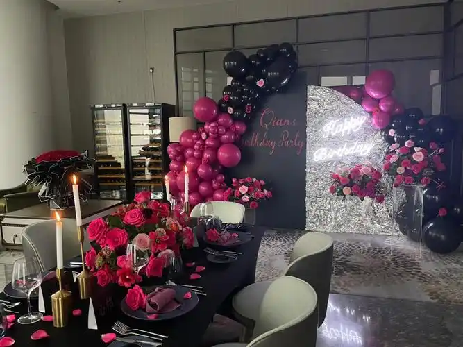 康莱德海岸餐厅生日布置