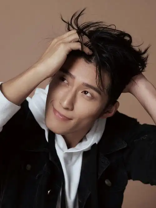 窦骁时尚杂志封面大片19