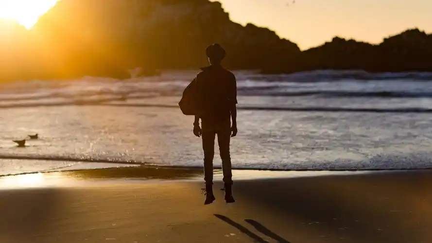 更新时间:2018-08-27 颜色分 灰色 关键词:  唯美意境 快乐生活 人物