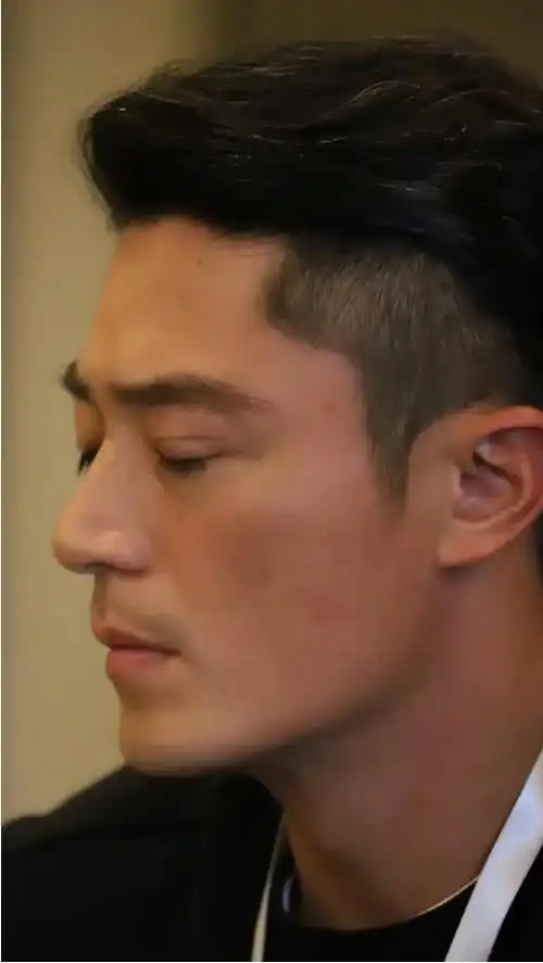 原创婚后不幸福霍建华近照曝光白头发严重胶原蛋白流失双眼皮加深