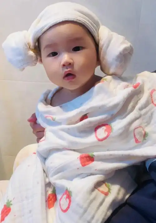 果然是我生的哈基米,和我小时候好像,哈哈#治愈系笑容宝宝 # - 抖音