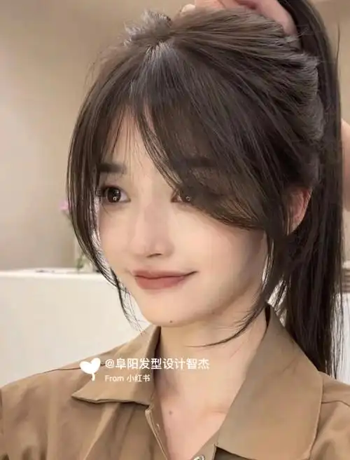 方脸圆脸都适合的减龄刘海发色是雾感发色