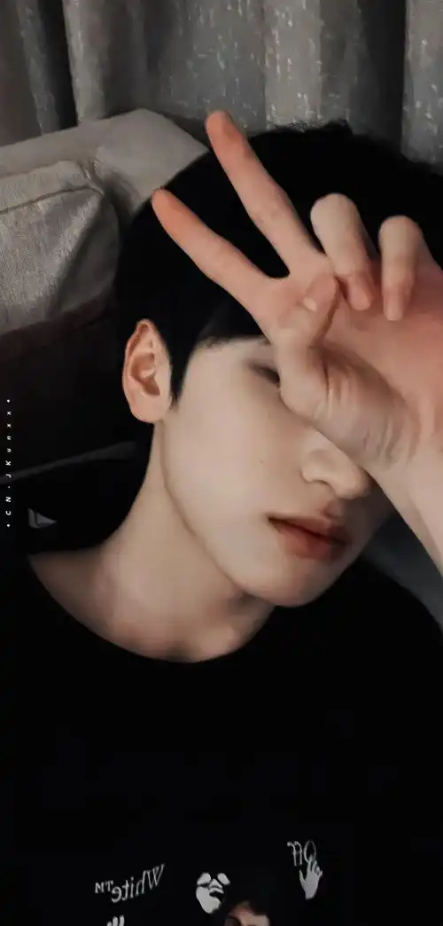 严浩翔竖屏壁纸