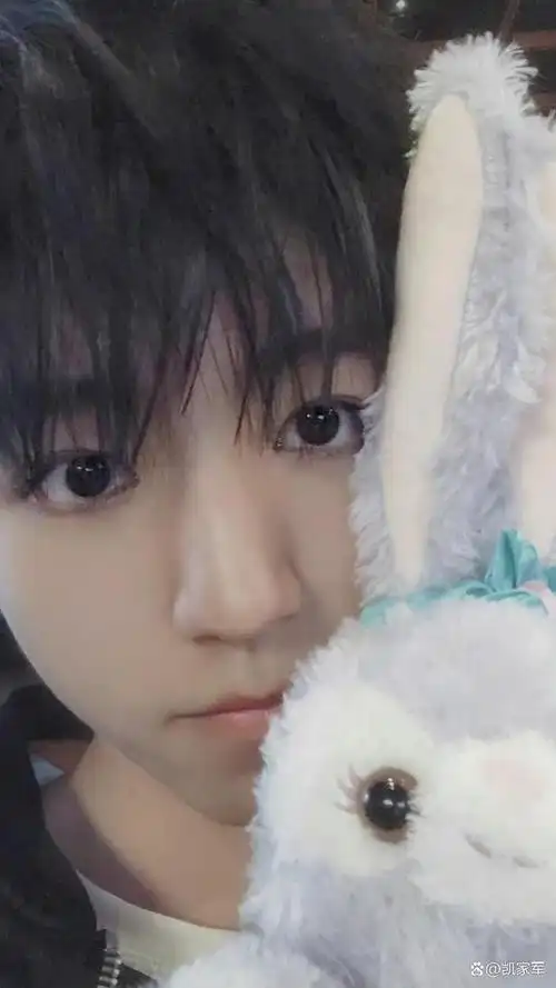 王俊凯永远追星,永远年轻,还有永远的双标,对自己和杰伦哥就是两个