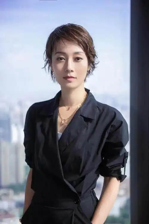 马伊琍:气质如兰,靓丽优雅,唯美性感